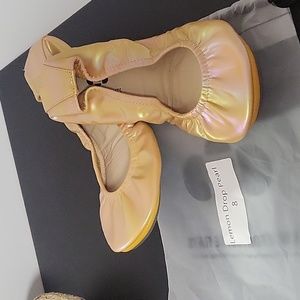 NEW lemon drop pearl 8 storehouse flats